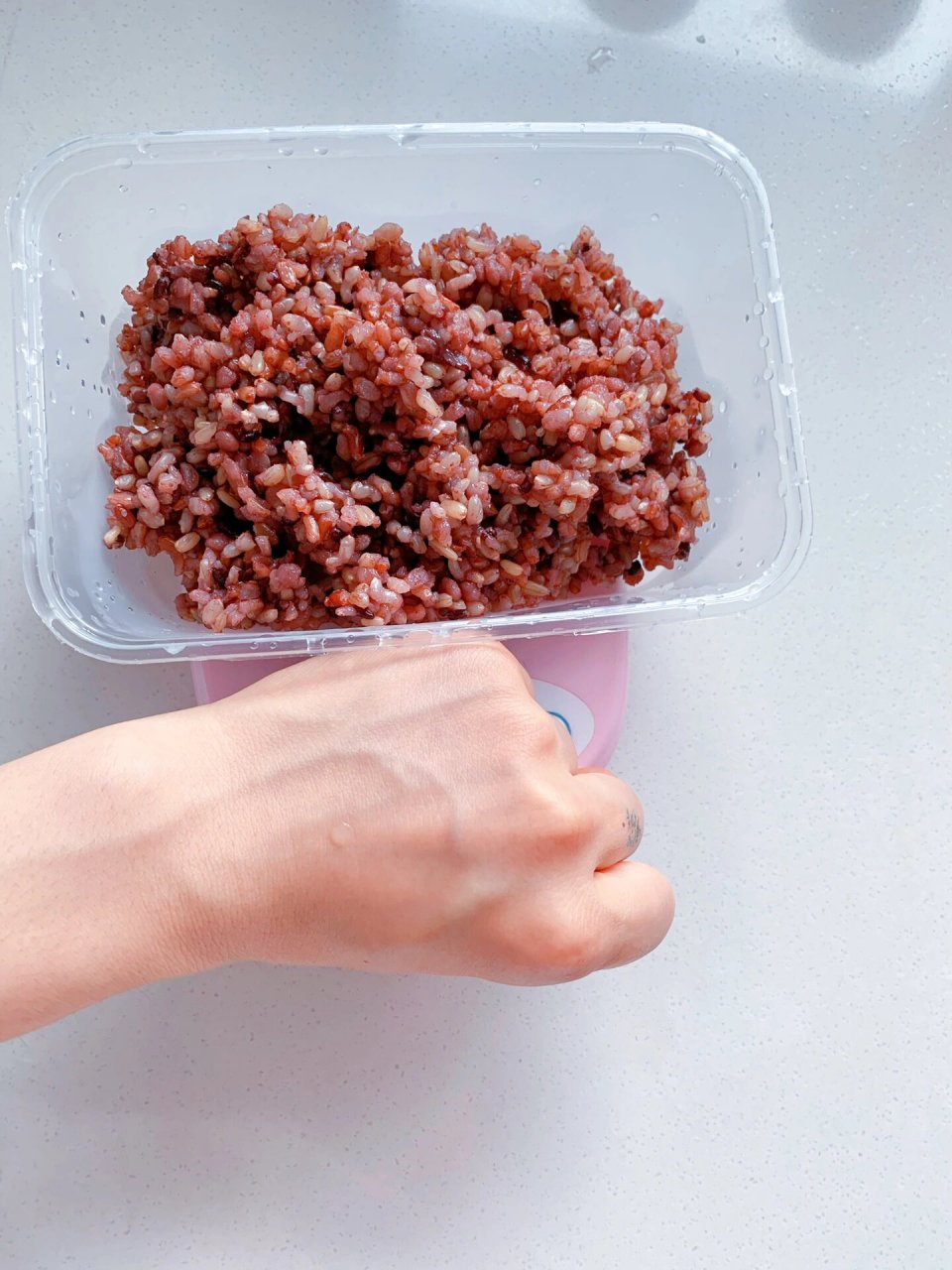 杂粮米饭的热量 昨晚泡了200克的杂粮米 今天把饭焖好了 杂粮饭第一次