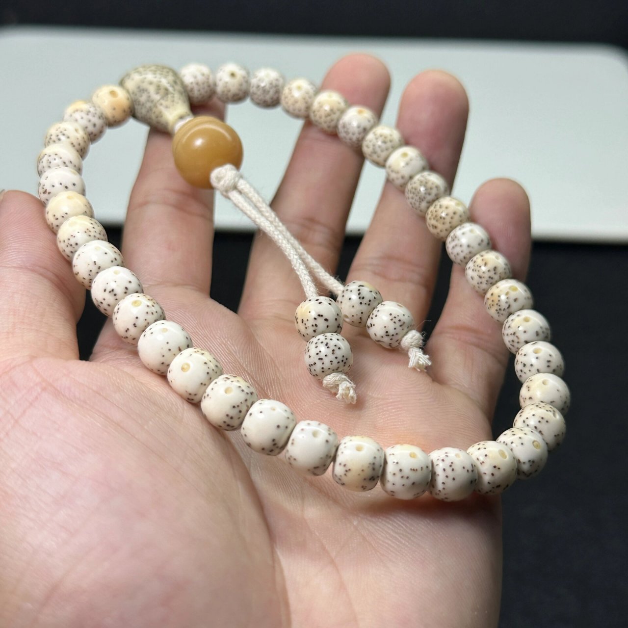 星月菩提36颗手持    94海南原生态骨瓷白8*7mm酒桶,36颗手持,搭配