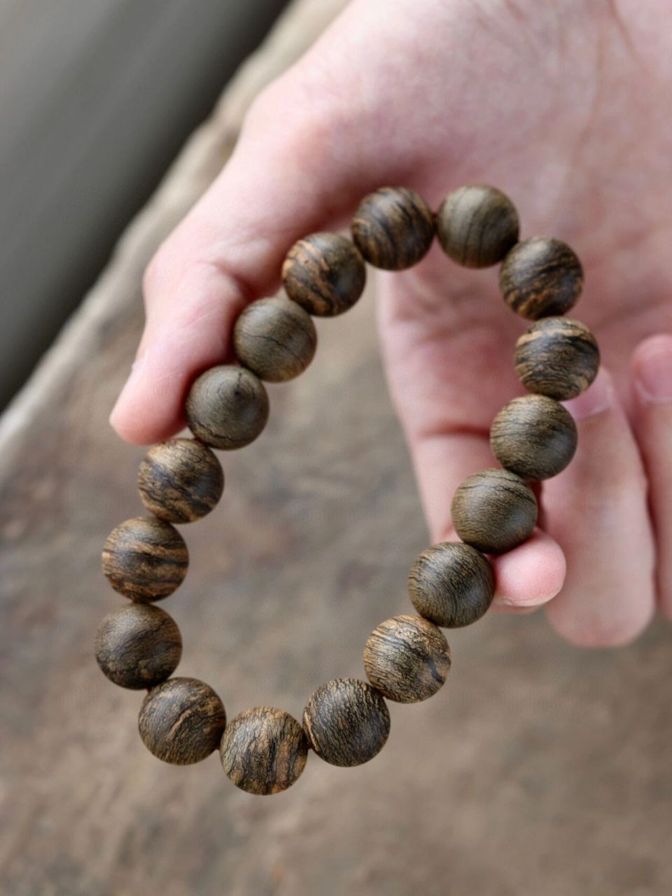 文莱沉香|13mm手串 油脂凝润,香气清雅,蜜甜韵带丝丝凉意,佩戴腕间