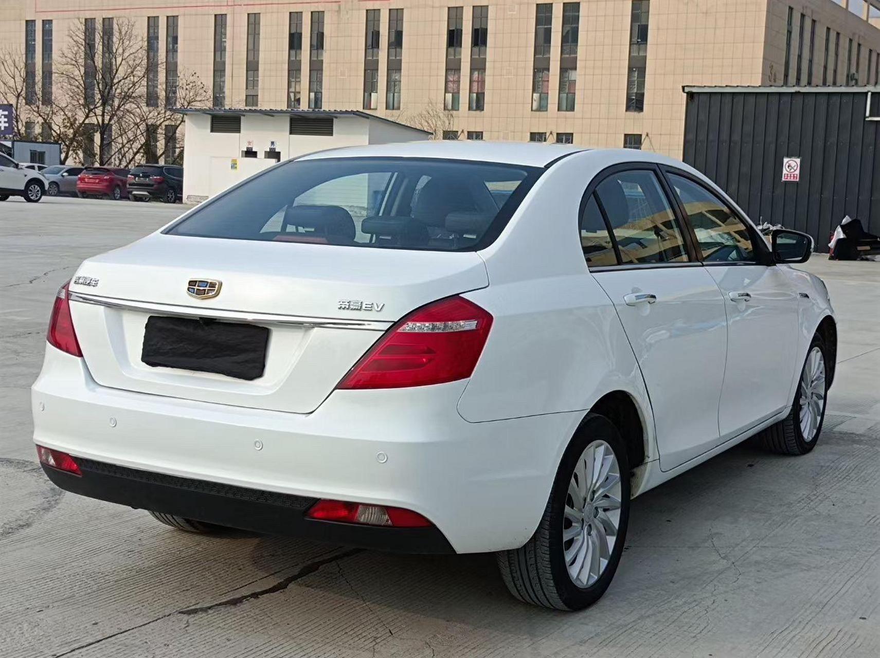 2017年吉利帝豪ev300!新能源纯电车!续航300公里!目前跑了十丸公里!