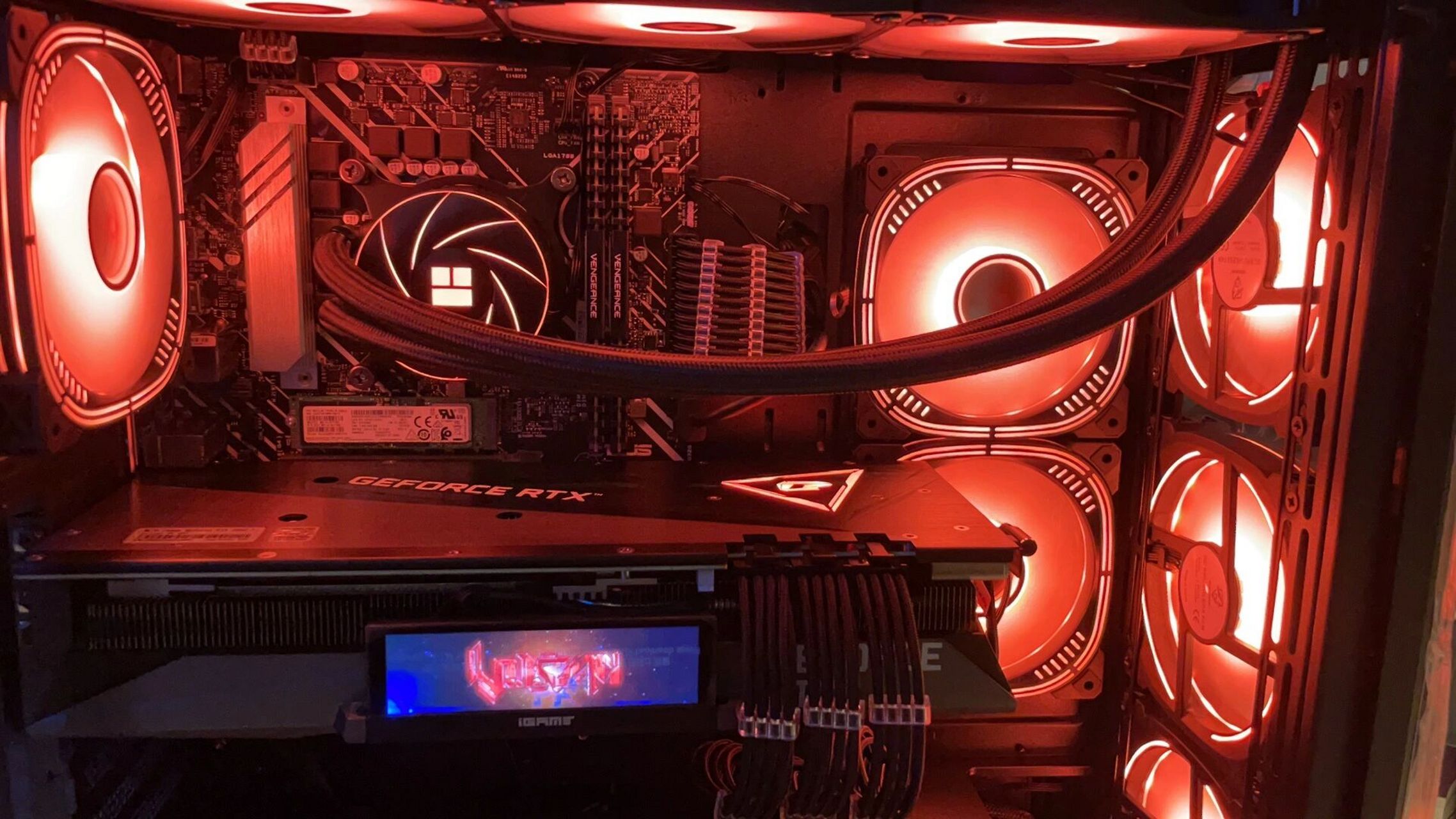 [吃瓜]神光同步 新款3060ti火神 新鲜出炉显卡!