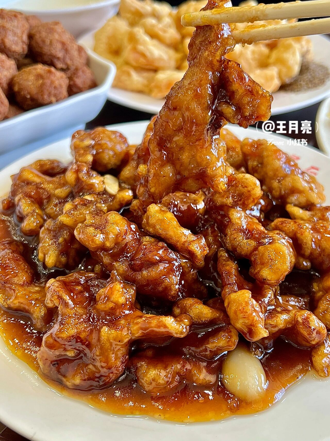 量大又实惠,位置要靠抢~他家味道没得说,随便点都好吃,糖醋里脊一绝!