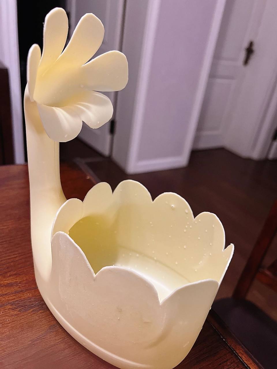 洗衣液空瓶自制小花盆 幼儿园作业打卡,洗衣液空瓶自制小花盆.