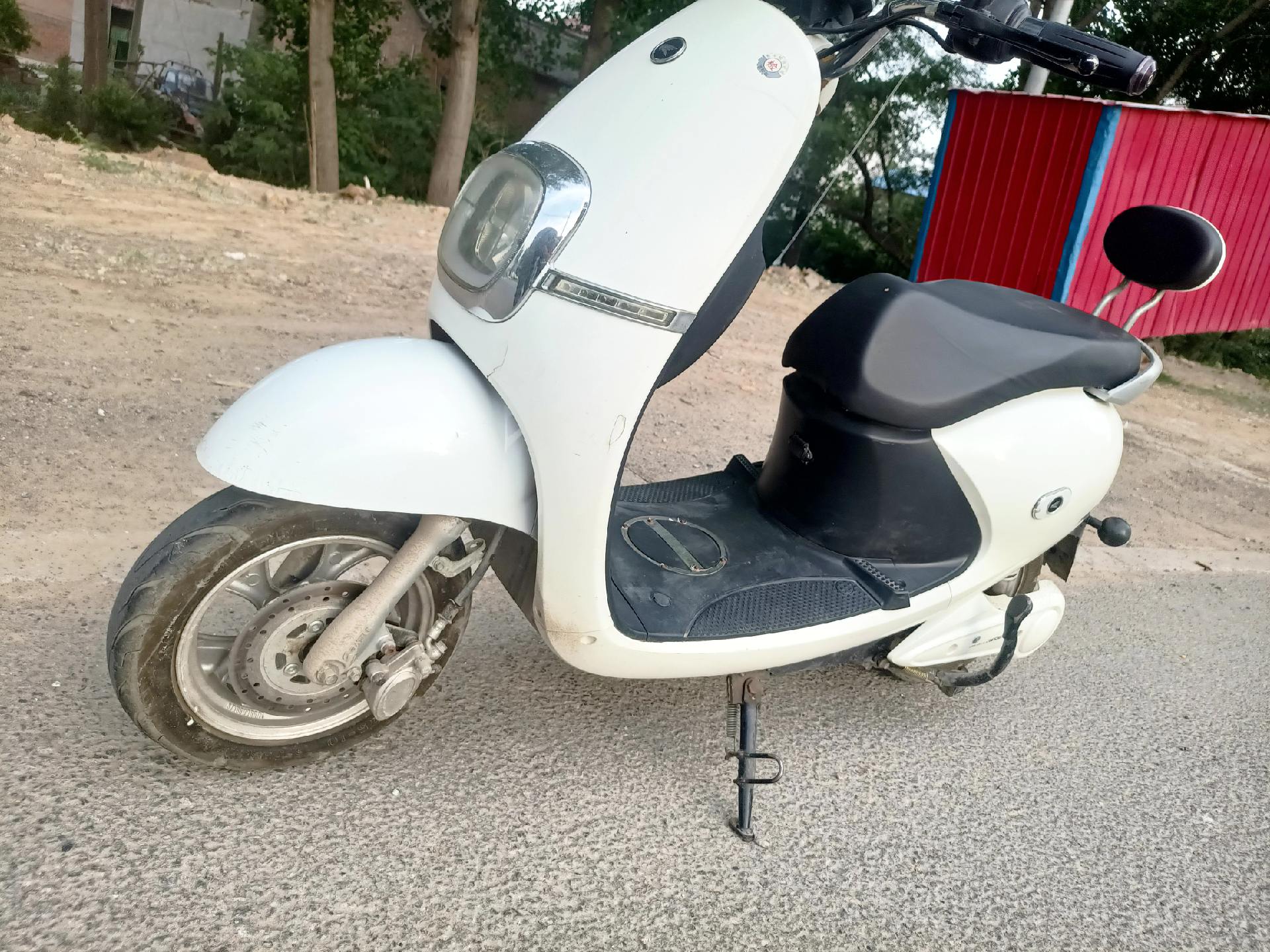 邦德富士达电踏板到货,八成新,原版原样,电池很好,快中慢三挡速控制