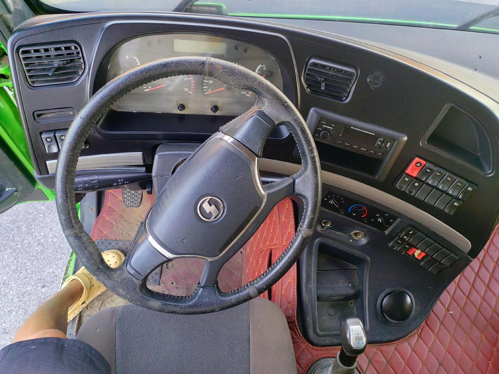 陕汽德龙新m3000,环保后八轮自卸车.