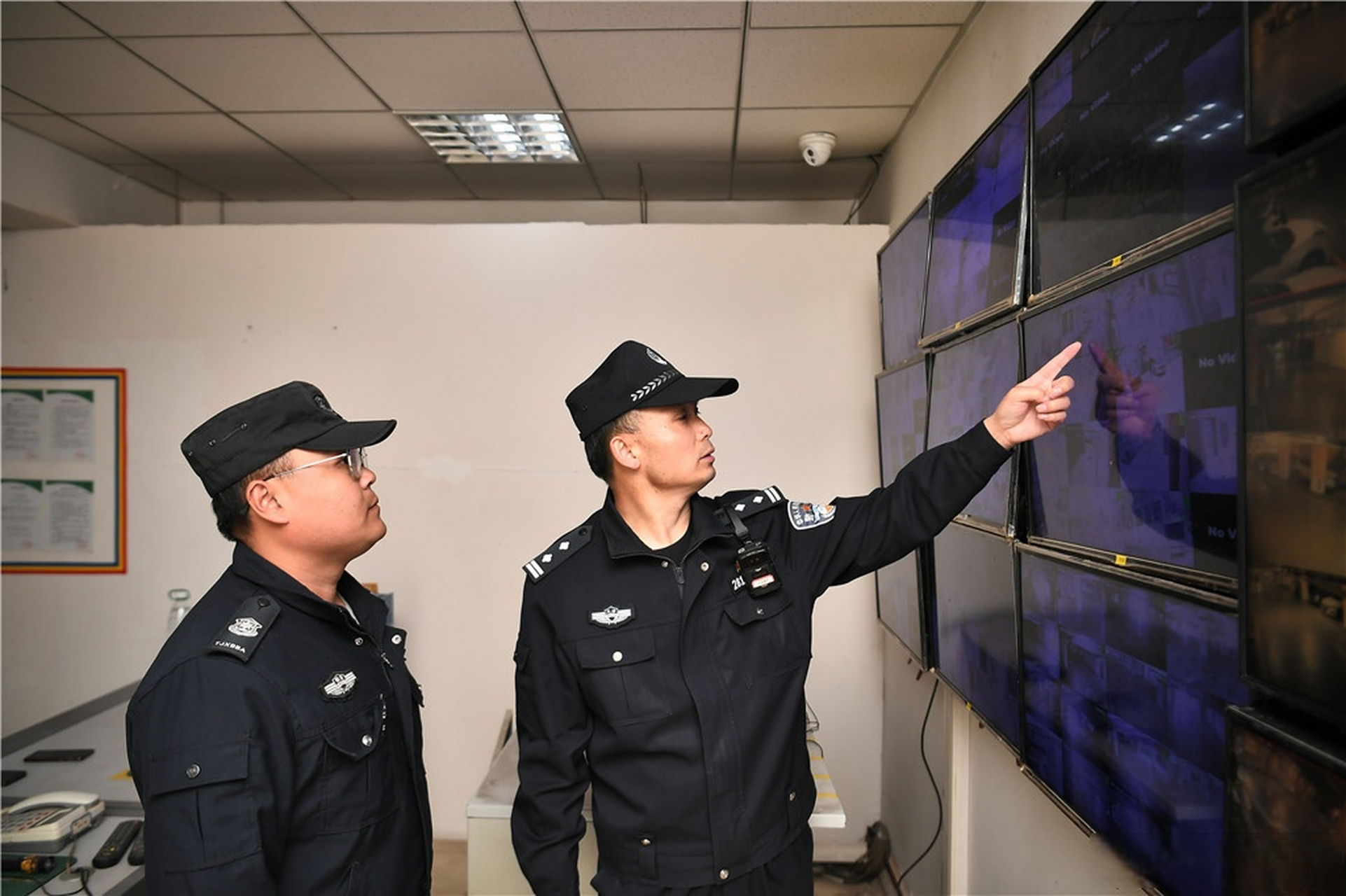 【公安河东分局为辖区企业当好"护航员"】为加快河东