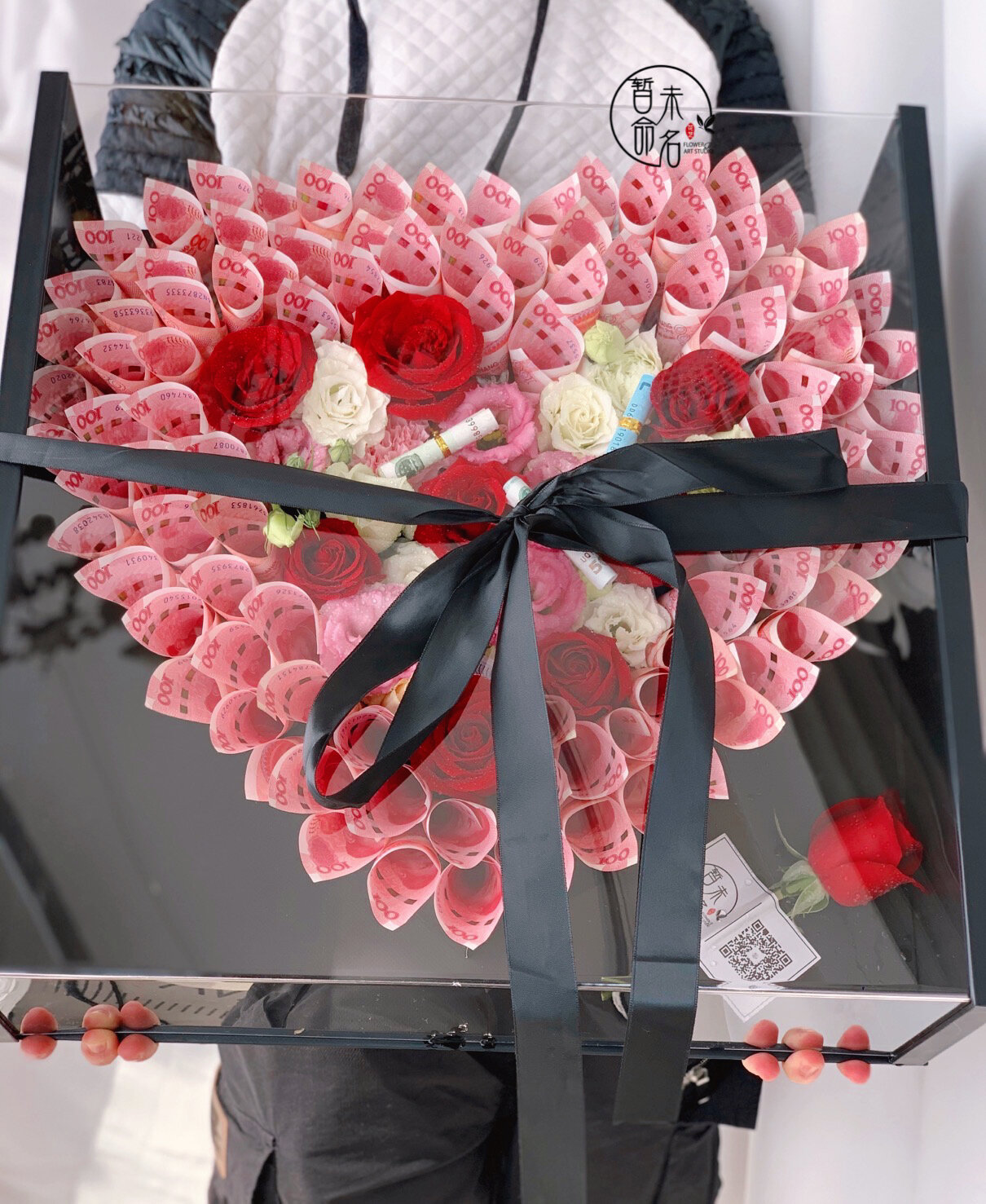 人民币鲜花礼盒