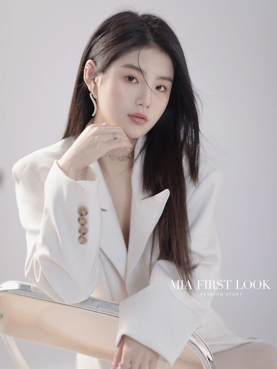 纯色写真 少女写真 绝美形象照 白色西装 | 优雅干练 滋生无限温柔