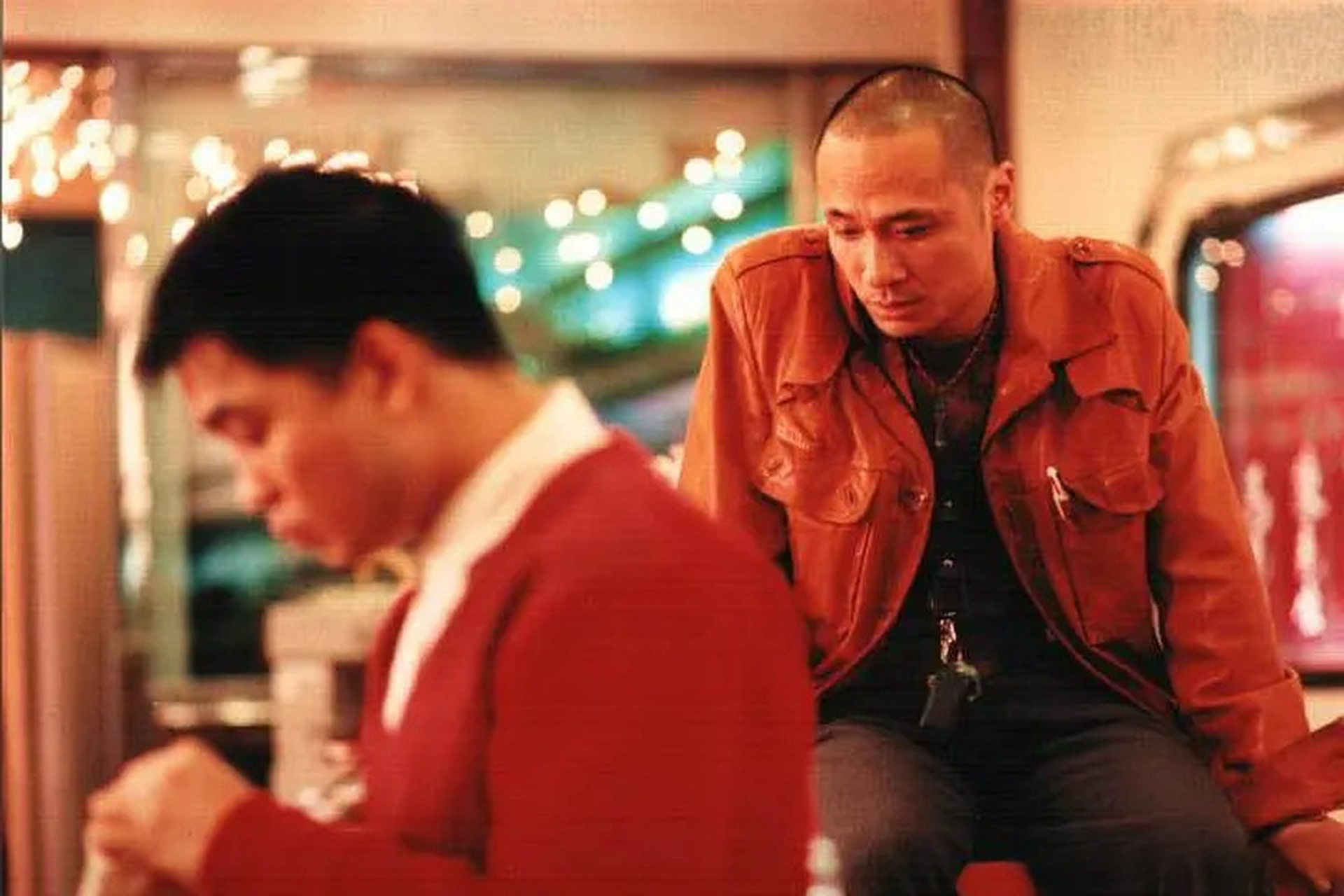 光影里的今天#  电影:《朱丽叶与梁山伯》 上映日期:2000-03-02 在