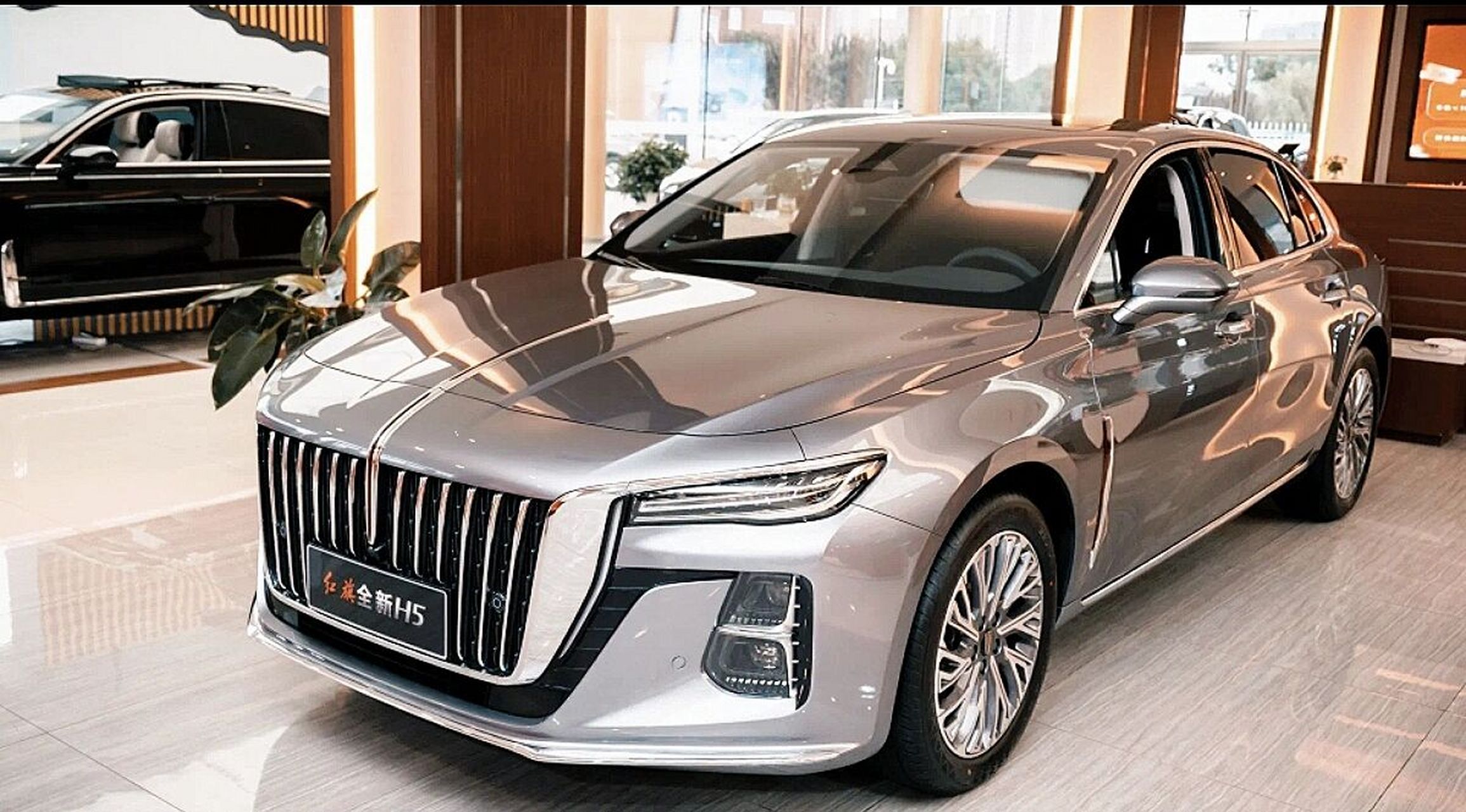 十一月【红旗h5】现车专场活动落地价 972023款 2.