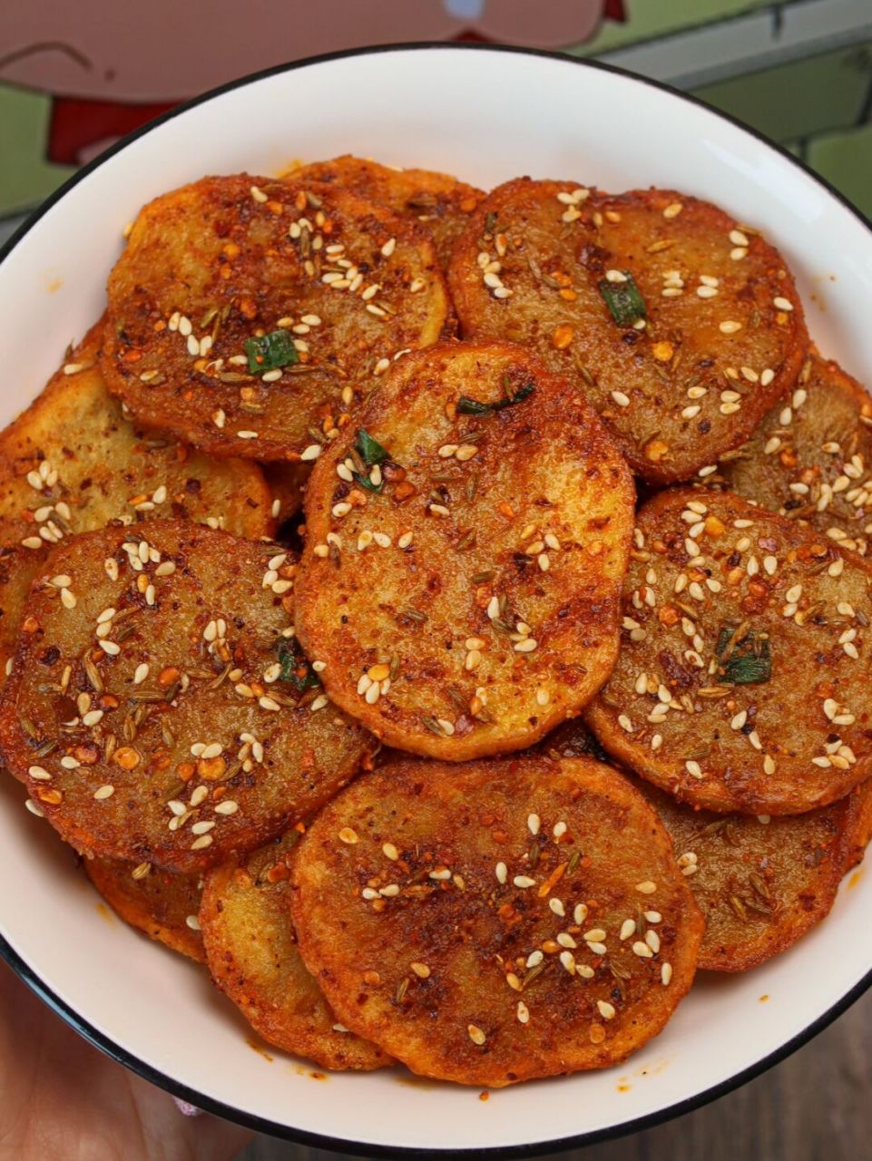 外面有点酥,里面是糯糯的,嚼起来很香～ 做法93看图哦,有手就能做!