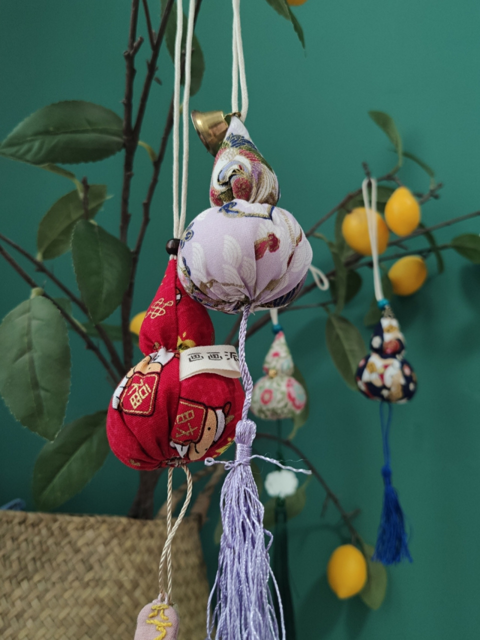 布艺手工diy端午节葫芦香包制作图纸和教程 这款葫芦形状的香囊,取"