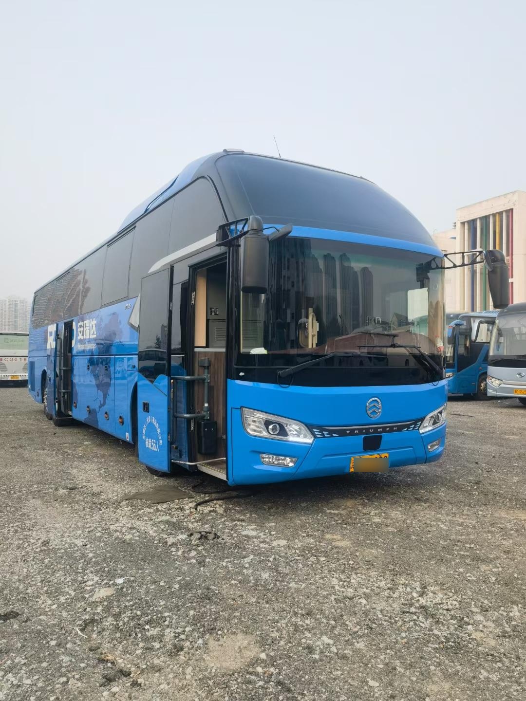 新款国六厦门金旅56座大巴