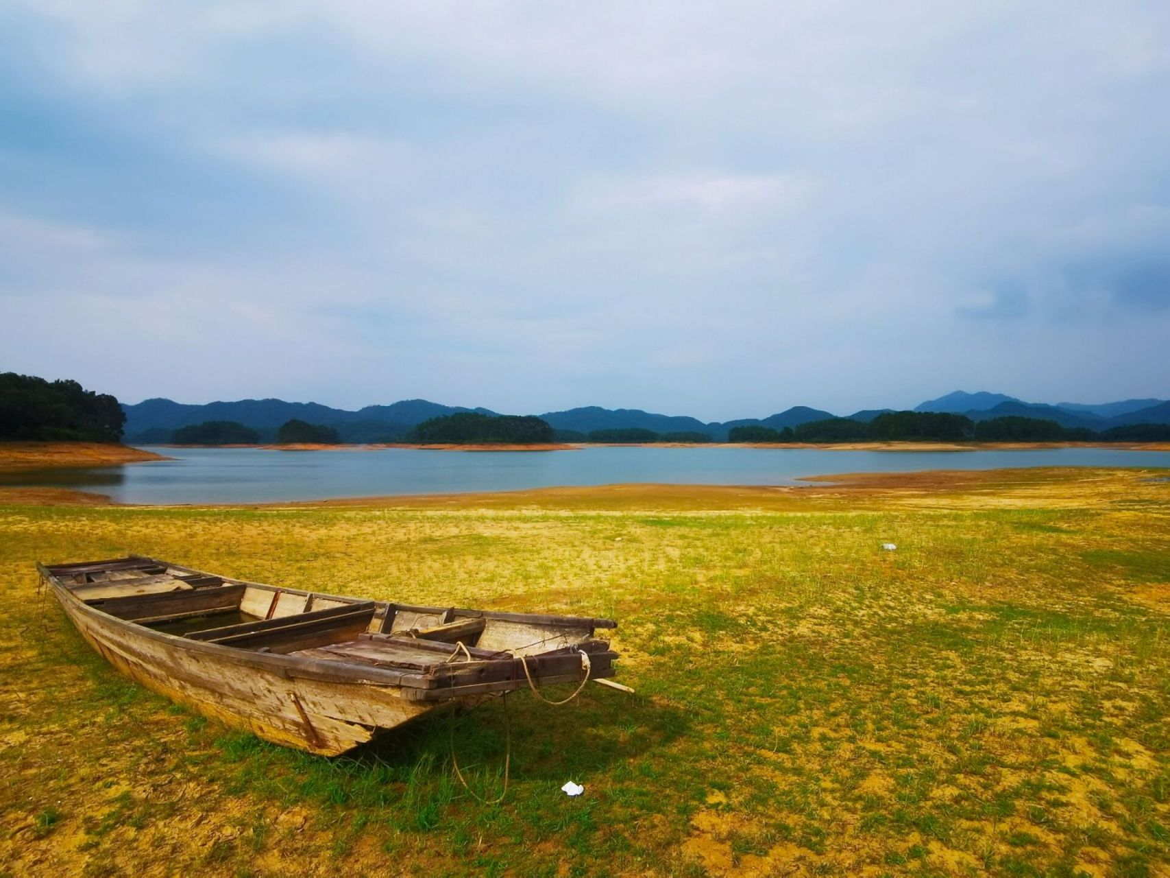 寻皇大草原|台山露营 地址:广东省江门市台山寻皇草原农庄 交通:自驾