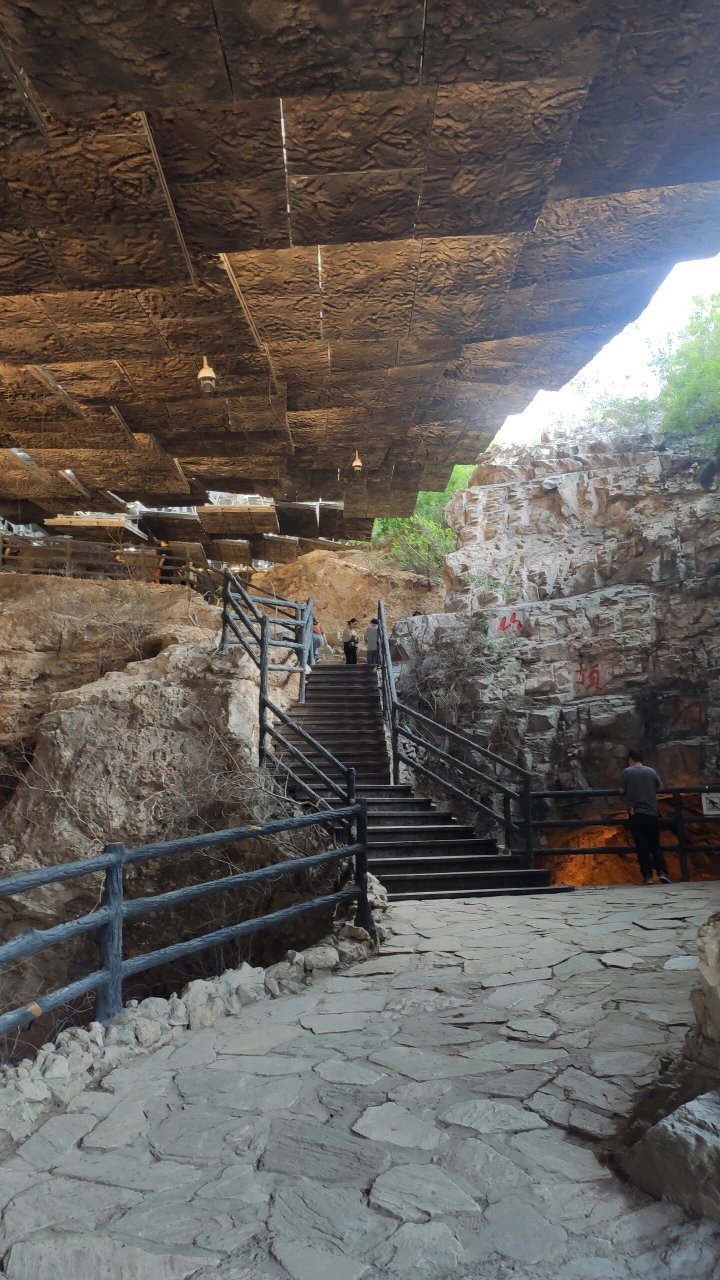 周口店遗址公园一日游-青少年科普基地 周口店遗址公园位于北京市房山