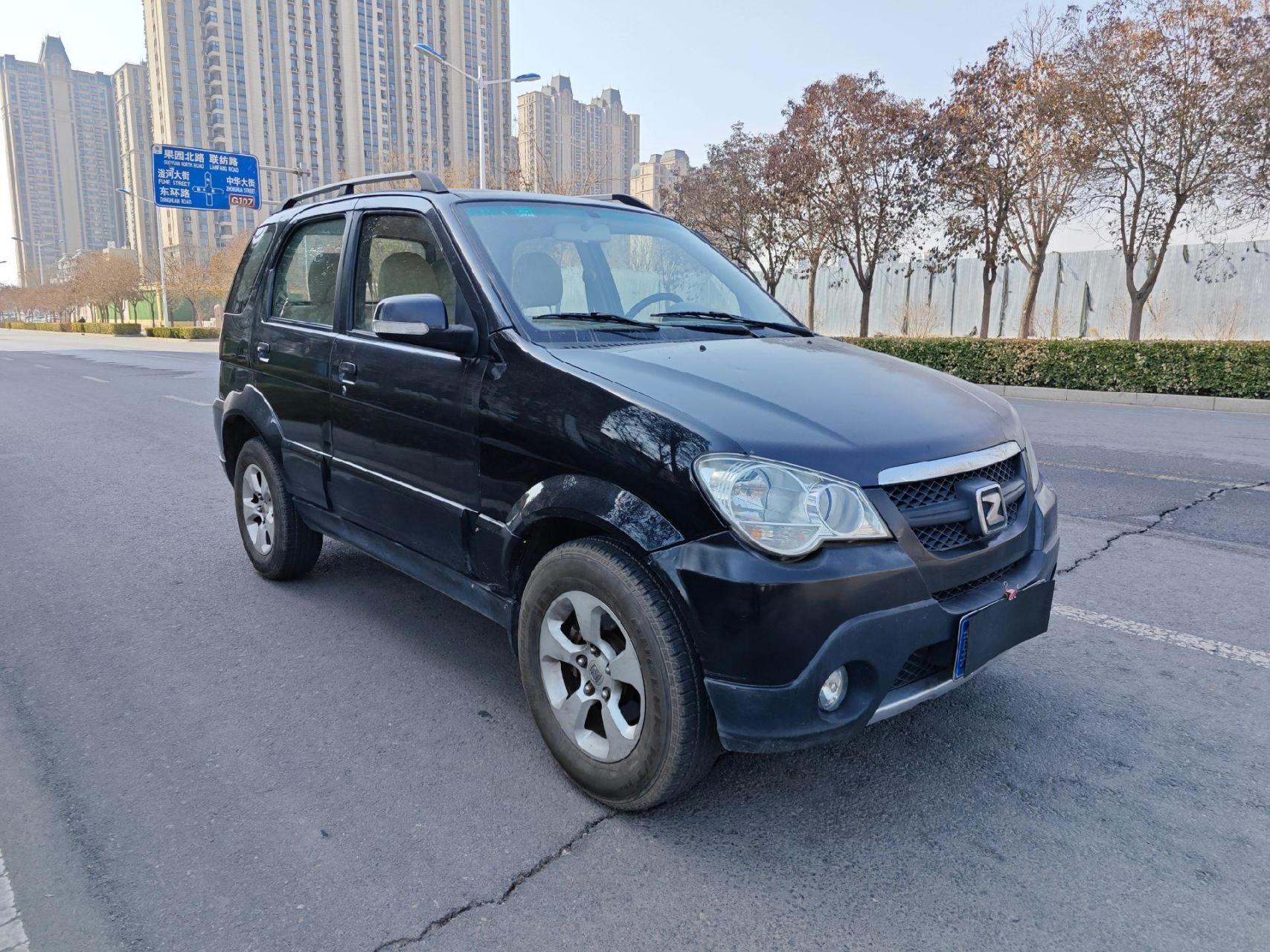 几千块的练手小越野,2011年众泰5008,1.3l手动挡,国产版的吉姆尼