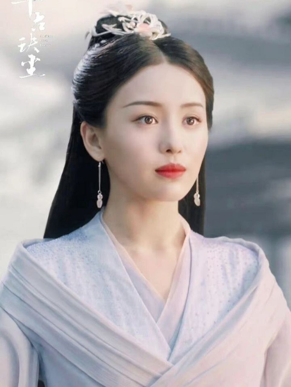千古玦尘  月弥 / 罗秋韵