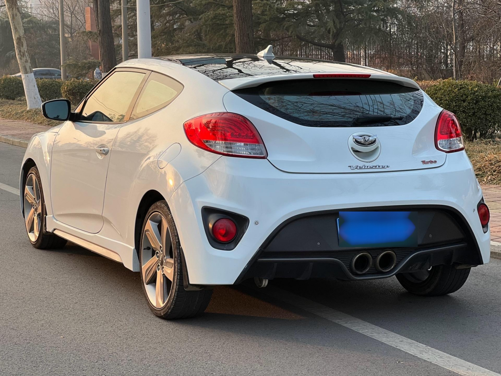 14年现代飞思 三门四座小跑车 外观拉风 1.