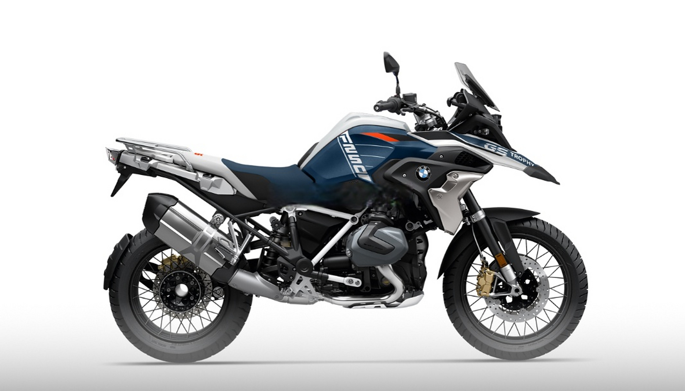 网友五月份买的去年上牌的准新宝马1250大水鸟,花了21万多提的车.