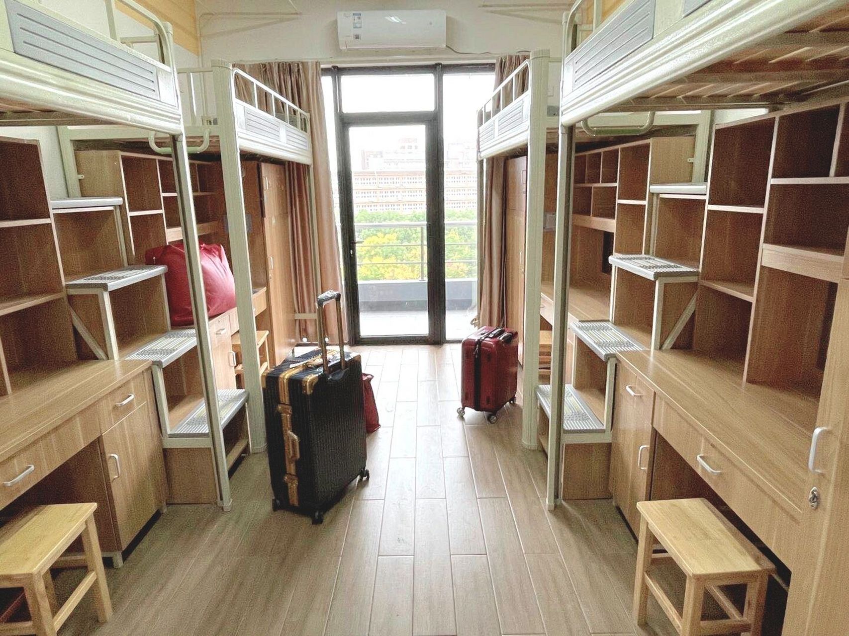 欢迎参观五星级宁大豪华宿舍!