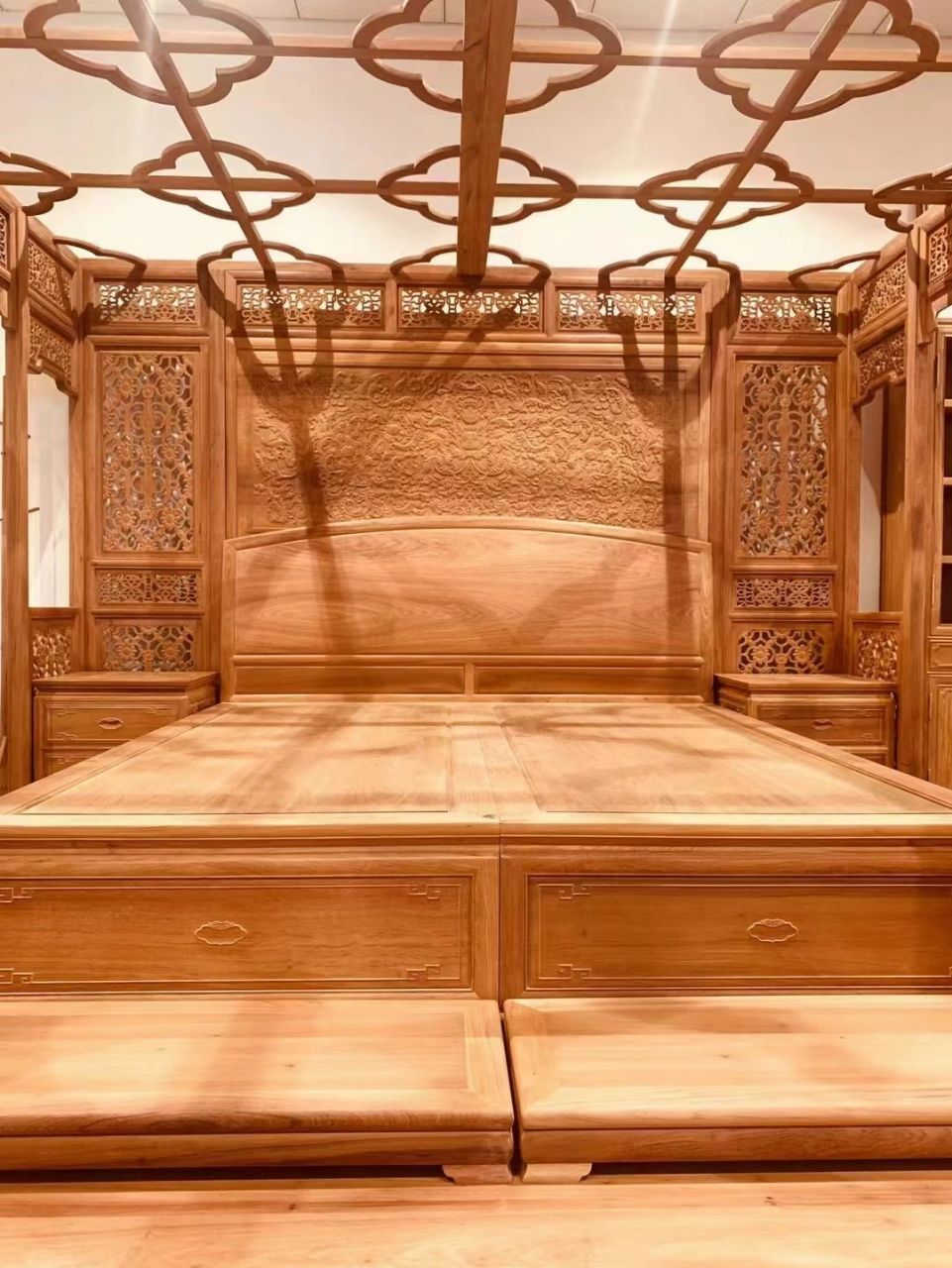 小众人群的喜好,现代款《千工拔步床》 91明代晚期,在江南一带的