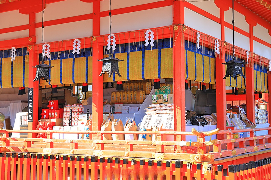 日本人是不是都放假,商场,餐厅之类的是不是也不开门,会不会没办法找