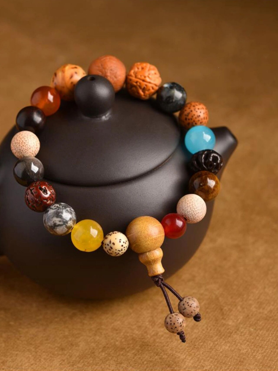 十八籽手串寓意及佩戴注意事项7215 十八"籽"由佛珠演变而来,属于