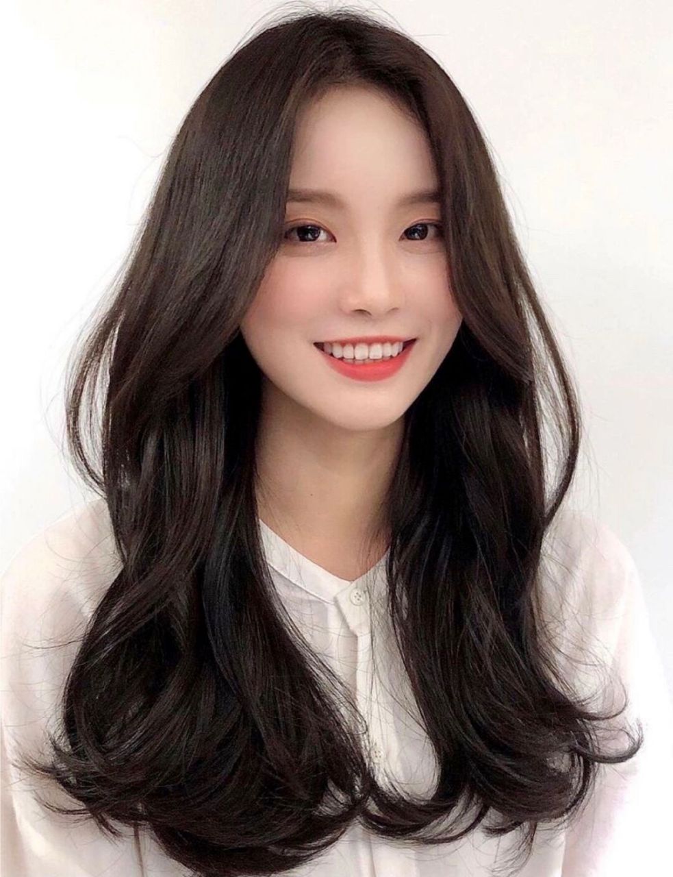 韩式修容瘦脸必备发型 中长发女生烫发首选,解决各种脸型和发型困扰!