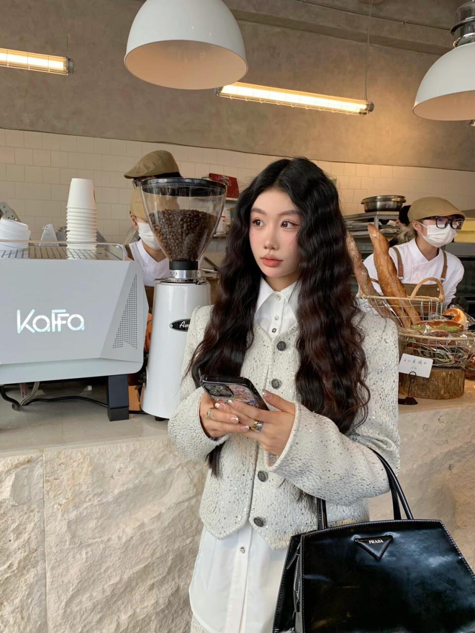 过年回家和姐姐妹妹找到一家好韩的店 蝴蝶酥很好吃 #过年回家# #台州