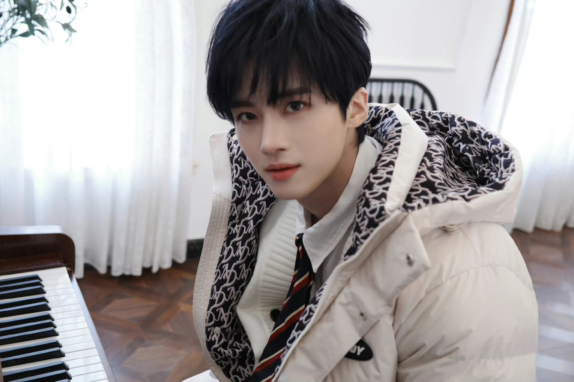 男子组合pentagon成员-歌手99闫桉 - 翻唱cover写真!