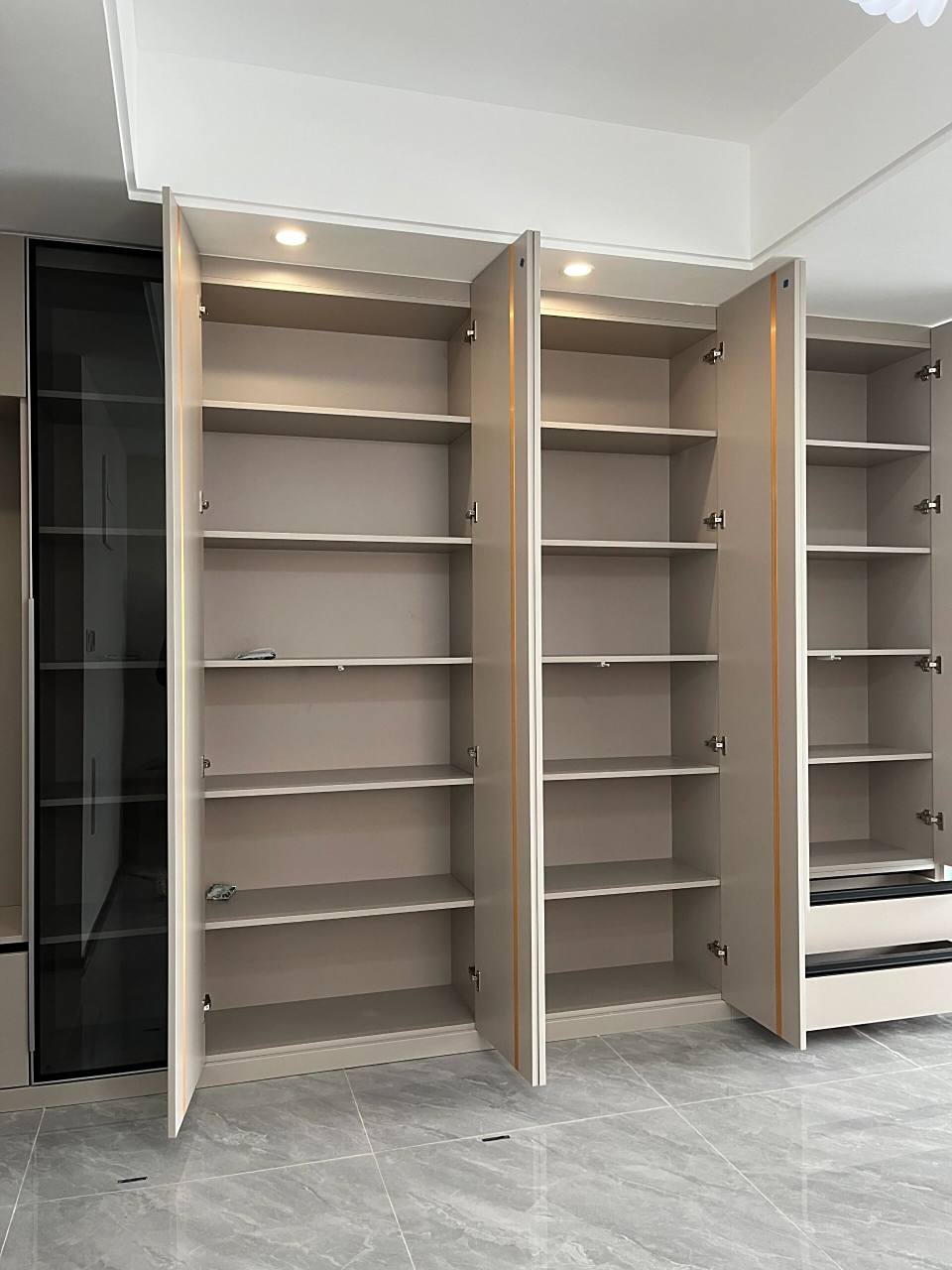 柜门柜体同色你会选同色还是拼色?