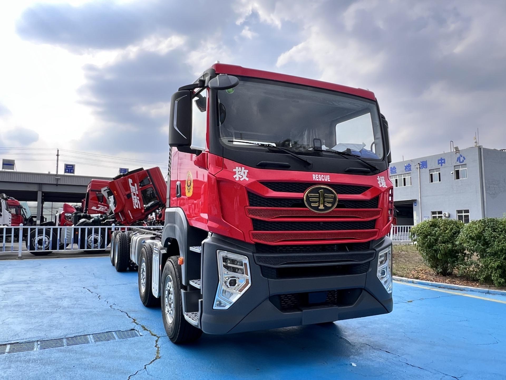 全网首发给我们带来不一样的感觉 也证明国产特种车底盘的进步