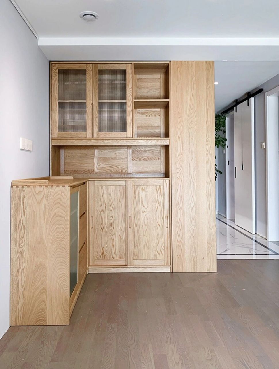 上屹小知识|白蜡木vs樱桃木 白蜡木与樱桃木是现在市场上做原木家具