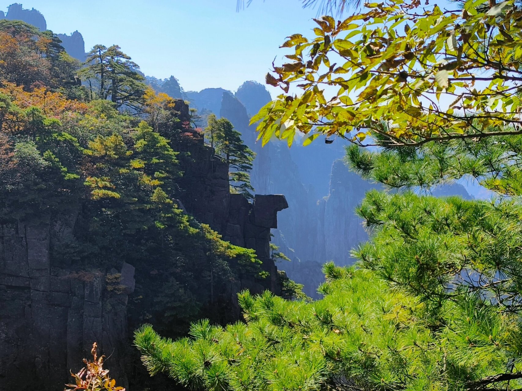谁的靴子遗落在凡间|仙人晒靴 仙人晒靴是黄山风景区西海怪石之一