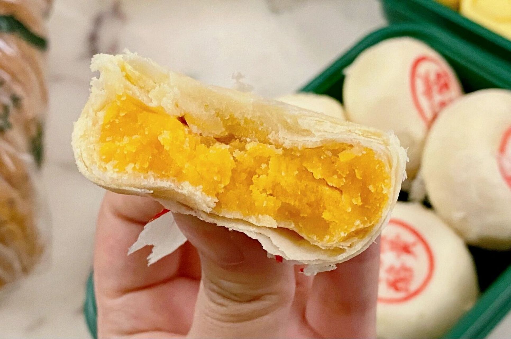 温州探店|泸溪河桃酥小测评7215 到商场的时候是晚上八点左右