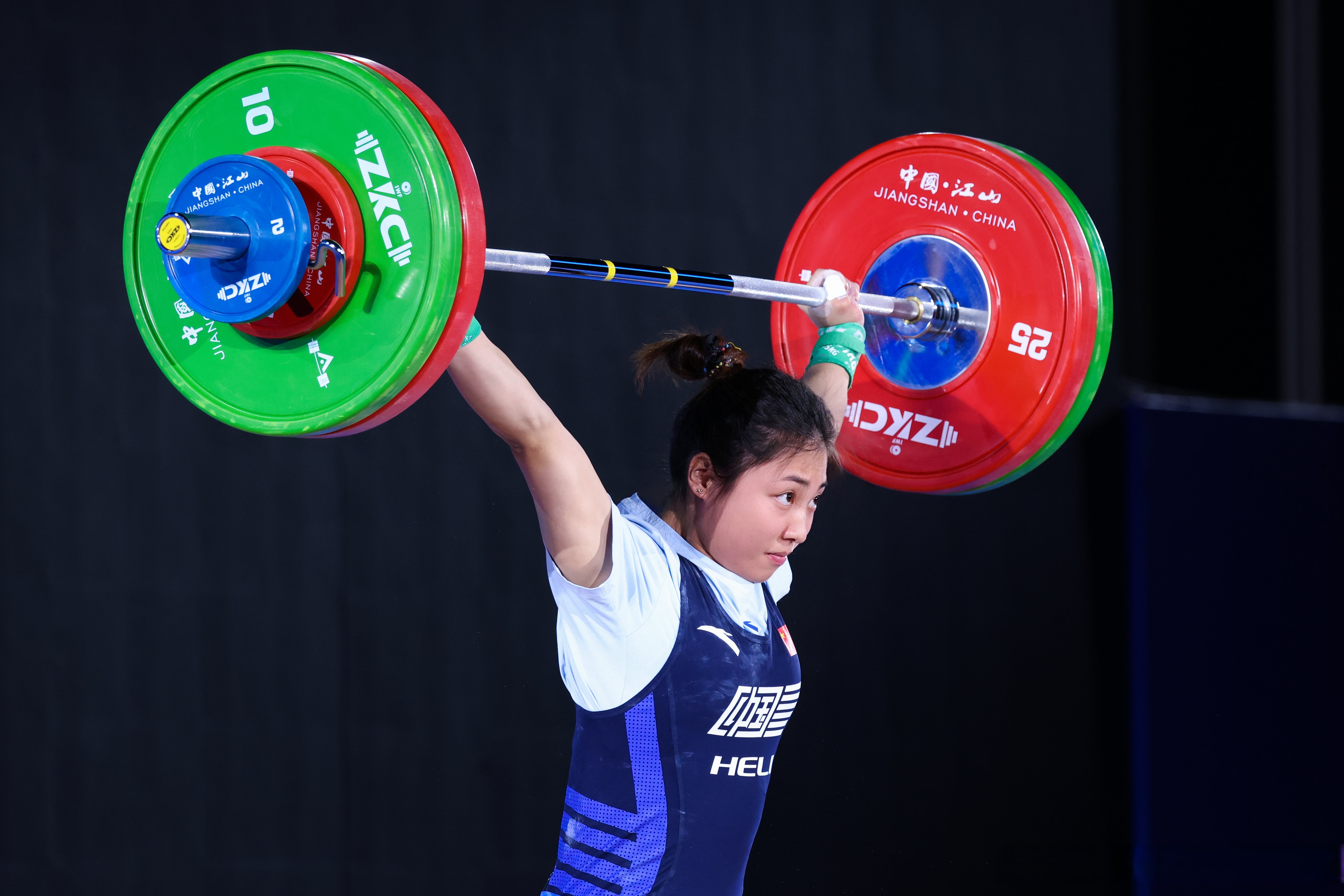 【#2025亚洲举重锦标赛# 中国举重队打破多项世界纪录】5月16日,2025
