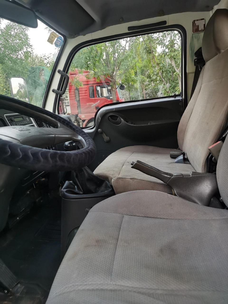 新到:2017年2月,跃进帅虎h100平板490中冷增压电喷发动机,保险年审到