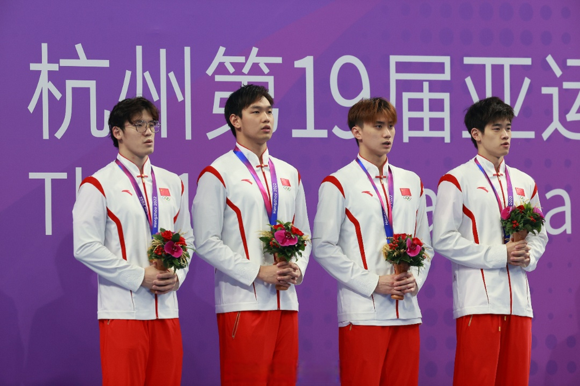 【深圳健儿亚运会一日双金打破亚洲纪录 】9月28日晚,广东深圳游泳健