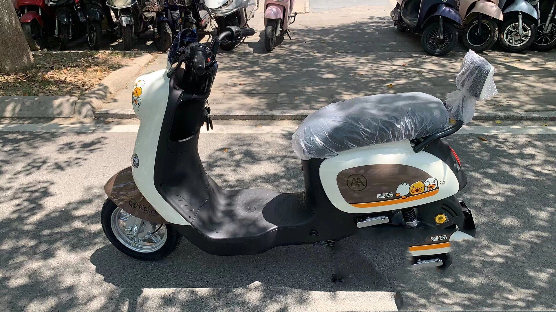 爱玛爱萌升级60v20a电池续航80公里2199 续航80公里爱玛爱萌只要2199