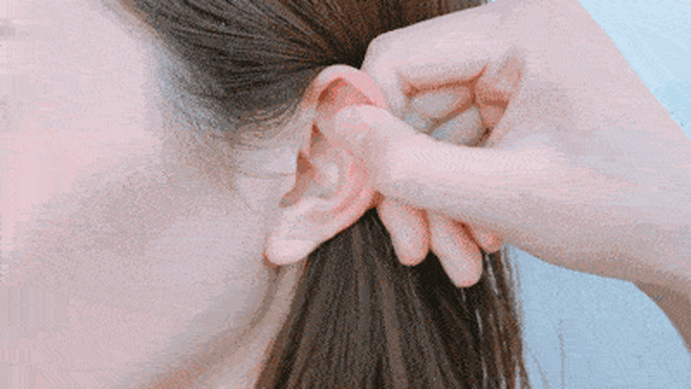 【#压力大时搓搓耳朵帮你缓解#】英国《每日邮报》报道,感到压力大时