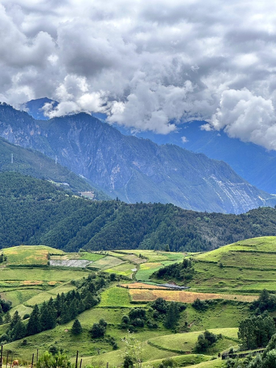 香格里拉·哈巴雪山观景台 去往梅里雪山的路途中 一路全是风景