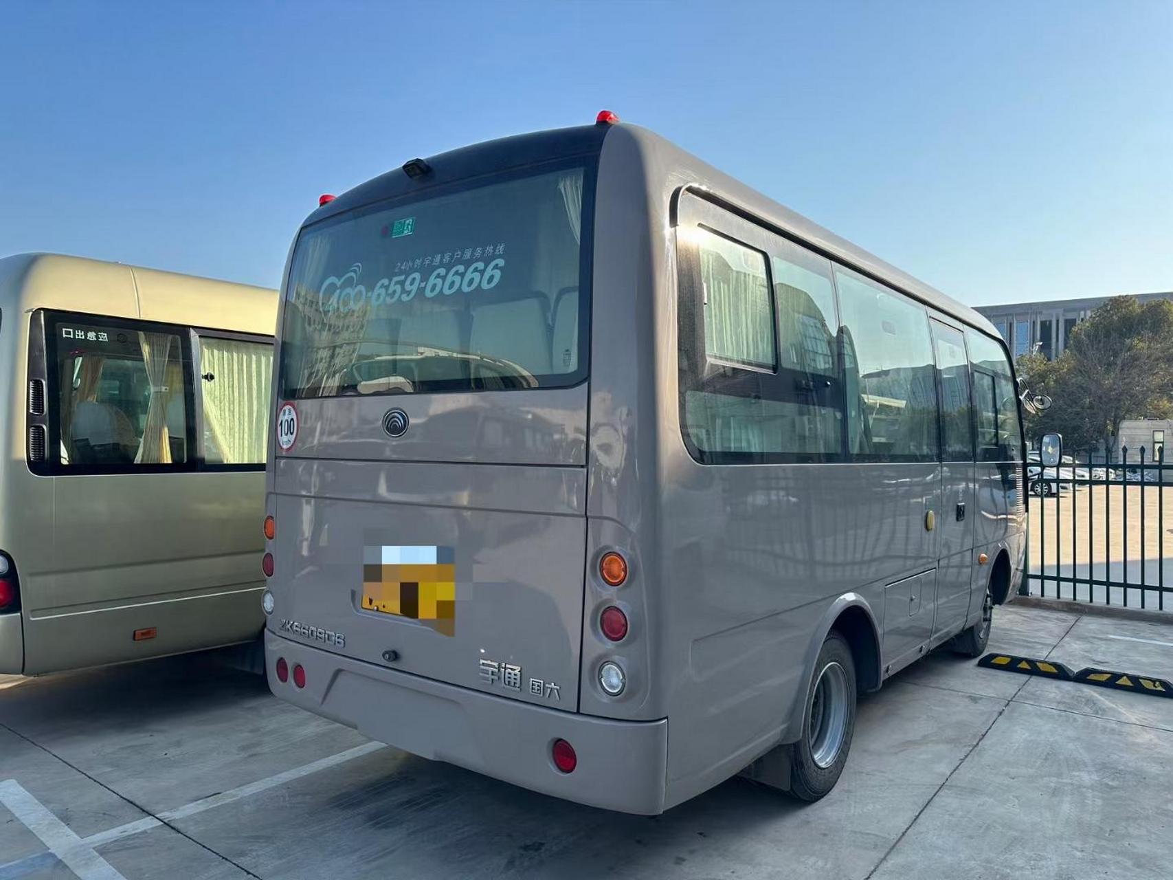 2022年8月19座中型宇通zk6609车型,俗称:小钢炮,内饰木纹地板,六档