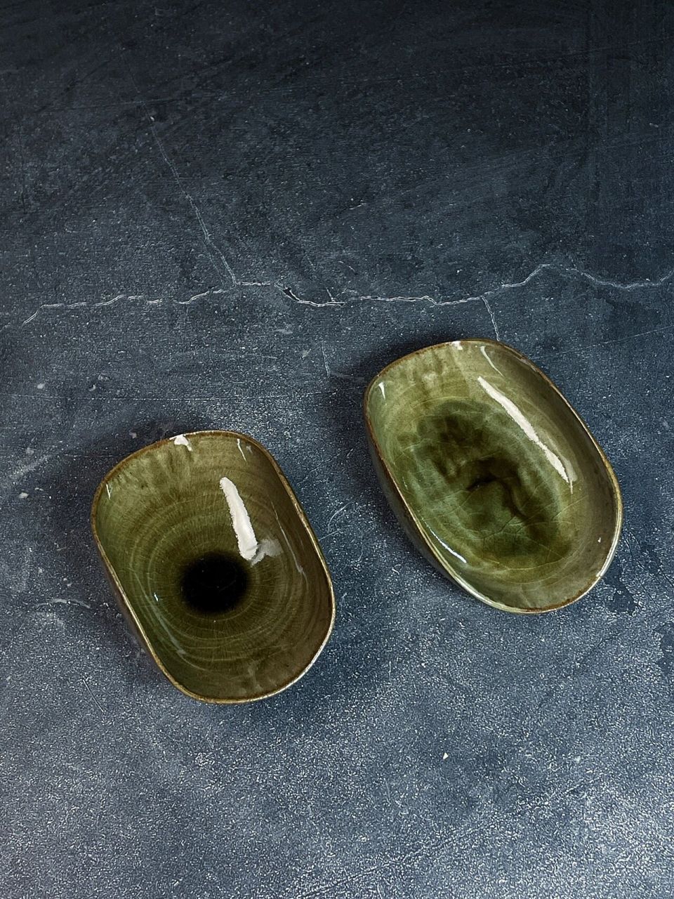 建窑黑瓷|茶叶末釉玉子茶则 一直很喜欢建窑建盏的茶末釉面呈色,除了