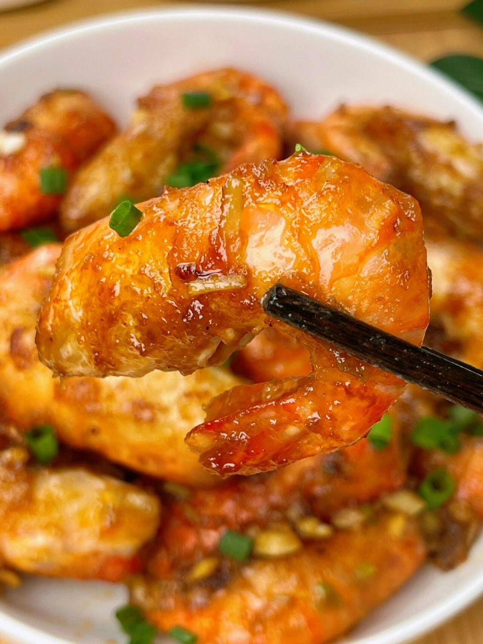 今天分享一道广式家庭版美极罗氏虾!