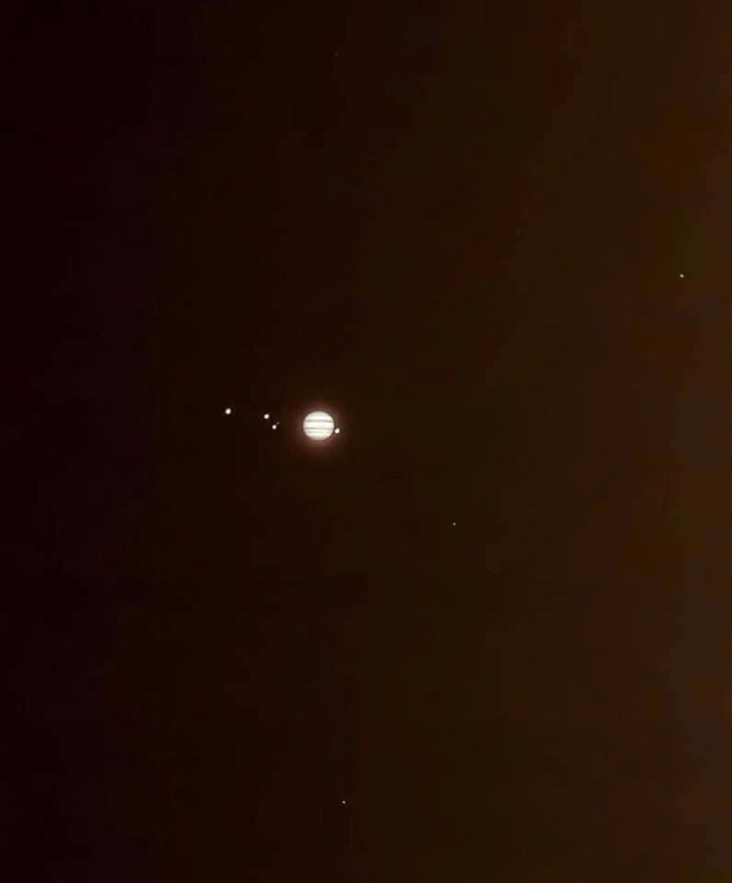 用千元价位的天文望远镜看木星,就是这样 949494 	 很多小伙伴