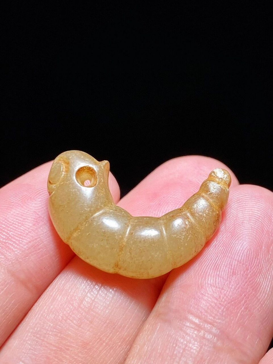 战国 和田玉籽料 受沁 玉蝉蛹 玉蛹 挂件  长2.8 宽0.8 高1.