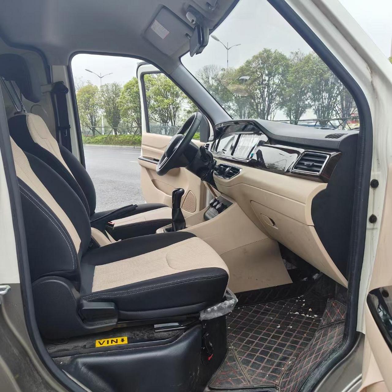 极品一手未拉货的两座封窗版长安跨越星v5,手动1.