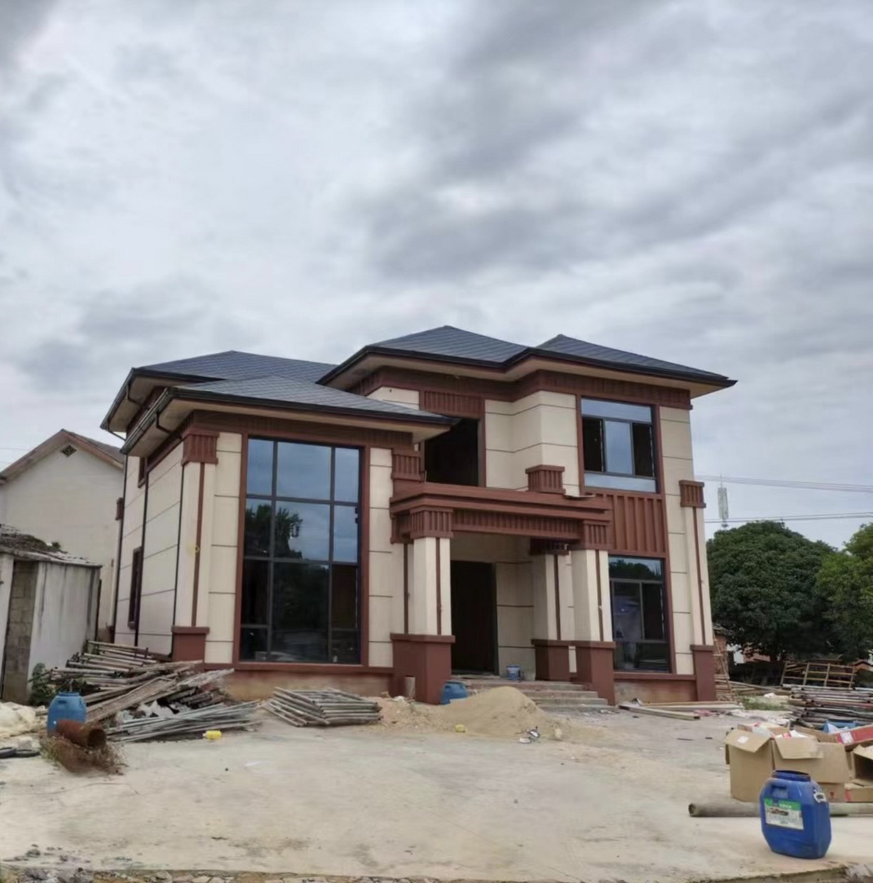 22年底落成的轻钢别墅房坐标湖南长沙 轻钢别墅水深不深,主要还是看