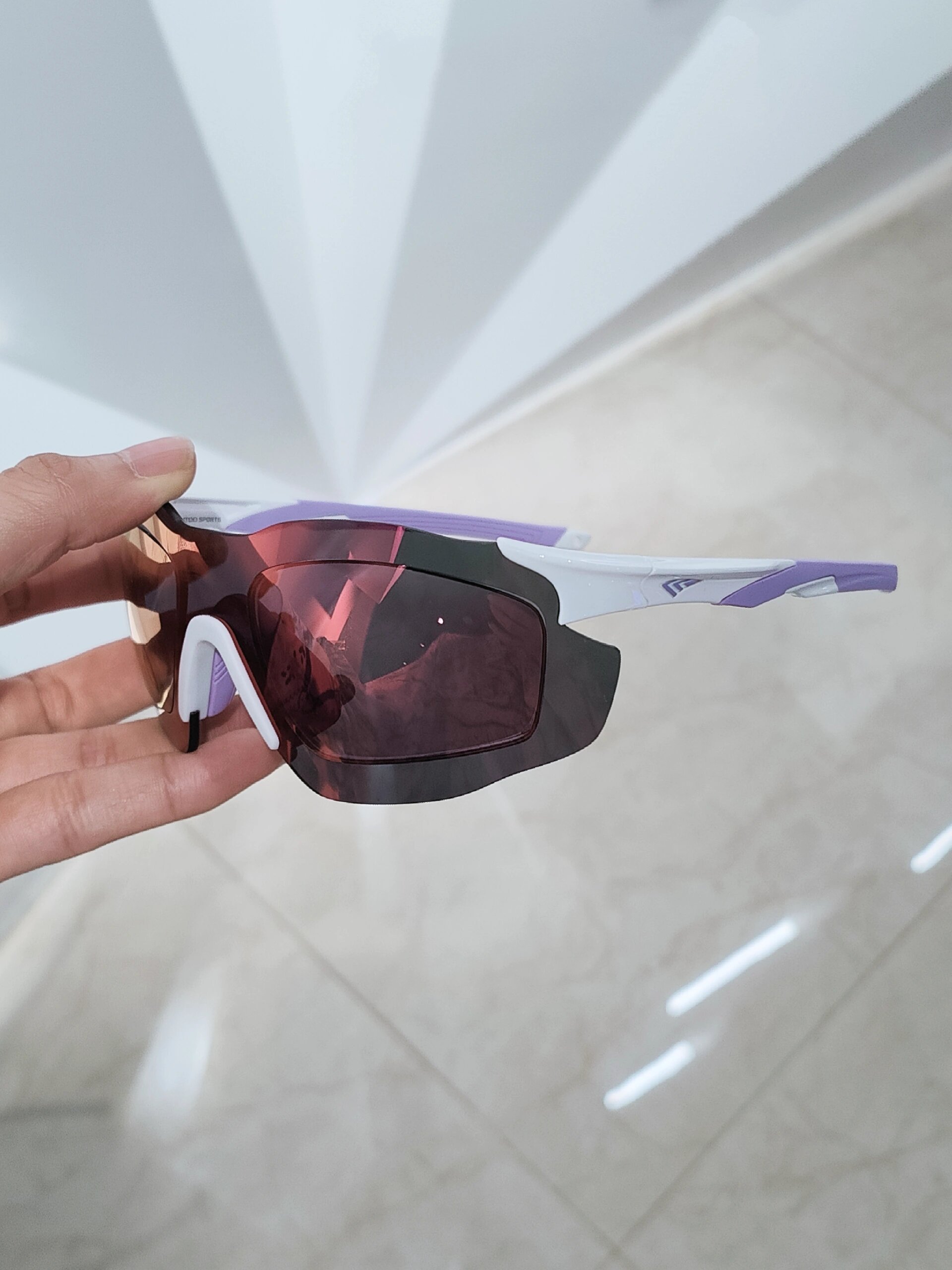 一款超适合女孩纸的跑步骑行眼镜 来自我们的国货品牌——高特 流线