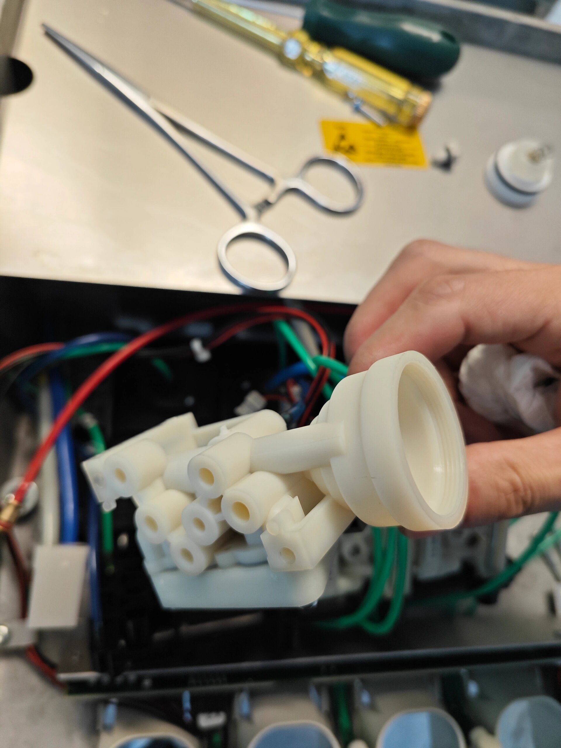 西诺德c8 牙椅维修 牙椅开机后快机尾管漏水的维修